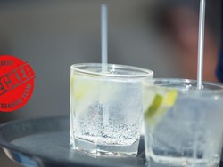 Risiko Tersembunyi di Balik Tren Detox Minum Air Lemon Tiap Pagi