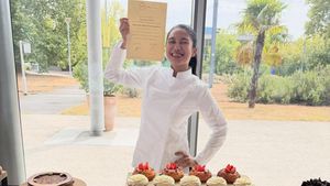 Yeay! Azizah Salsha Lulus Pelatihan Kelas Baking dari Lenotre Paris