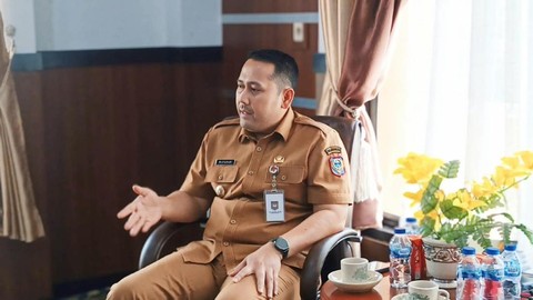 https://akcdn.detik.net.id/community/media/visual/2026/09/07/bupati-merangin-m-syukur-1788756747850_169.jpeg?w=480&q=90