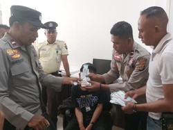 Gadaikan Emas Palsu Berlapis Tembaga, Lansia Asal Mataram Ditangkap di Bima
