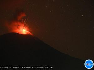 Gunung Ile Lewotolok Membara, 291 Letusan Sepanjang Hari