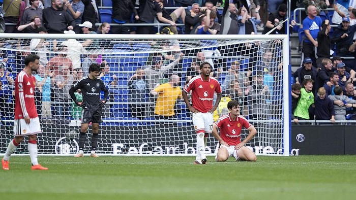 Manchester Uniteds Harry Maguire reacts after Evertons Ainsley Maitland-Niles scores their sides second goal of the game during the Premier League match at Hill Dickinson Stadium, Liverpool. Picture date: Sunday September 6, 2026. (Photo by Peter 