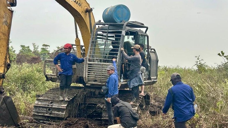 Tim Karhutla Temukan Alat Berat di Hutan Ketapang, Penyidik Kejar Pemodal