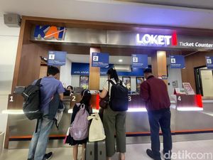 6.707 Orang Pilih Naik Kereta Surabaya-Jakarta Imbas Erupsi Anak Krakatau