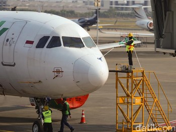 Ketika Soekarno-Hatta Hening Karena Abu Anak Krakatau