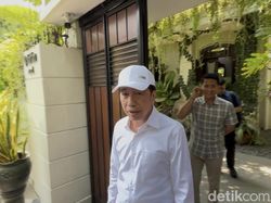 Jokowi Alami Delay dan Batal Transit di Jakarta Dampak Erupsi Anak Krakatau