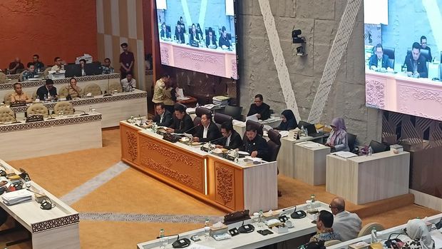 Rapat dengar pendapat di Komisi V DPR RI, Senin (7/9/26). (CNBC Indonesia/Ferry Sandi)