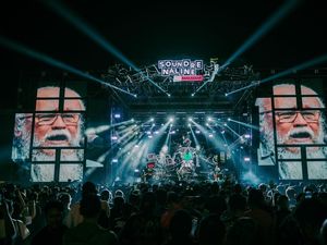 Iwan Fals hingga Float Sapa Ribuan Penonton Soundrenaline Makassar