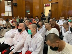 41 WNA Jalani Sidang Perdana Kasus Online Scam di PN Surabaya