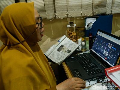 Siswa Jakarta Belajar dari Rumah Lewat PJJ Imbas Abu Vulkanik Anak Krakatau