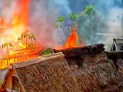 Rumah Putra Ketua Adat Kasepuhan Sinar Resmi Ludes Terbakar