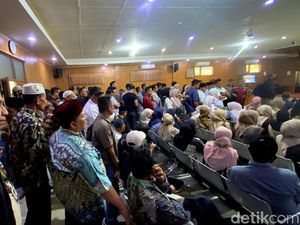 Kasus Ijon Proyek Bekasi, Ade Kuswara Hadapi Vonis Hari Ini