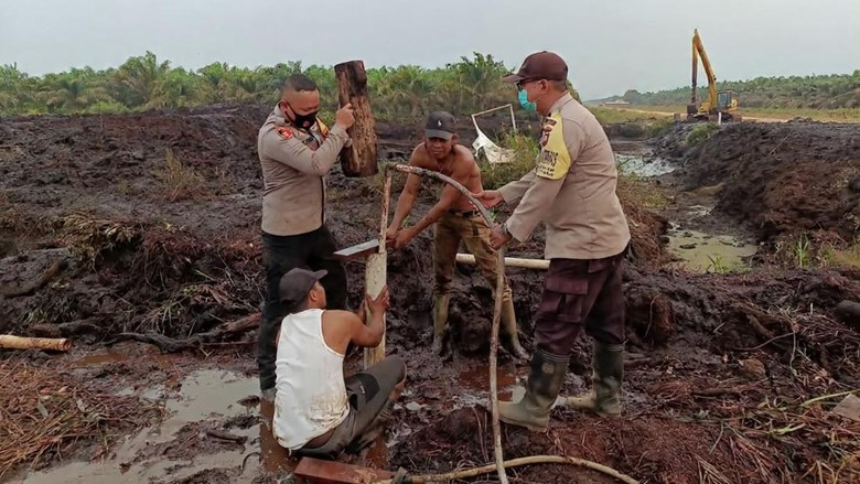 Lagi! Sumur Bor Dibangun di Muara Pawan Ketapang