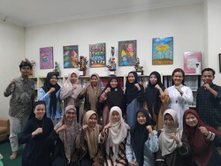 Cerita Suster Felika Kuliah di UAD, Nyaman Pakai Jubah Biarawati