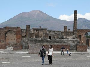 Potret Kota Pompeii yang Hancur Akibat Tertimbun Abu Vulkanik