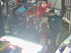 Maling Bobol Kios di Parepare Terekam CCTV, Gasak Rokok-Minuman Dingin