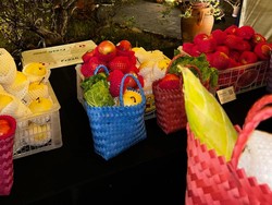 Viral Pernikahan bak Pasar Mini, Tamu Bebas Pilih Souvenir Sayur dan Buah