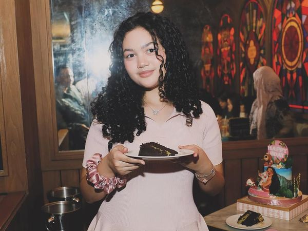 Amora Lemos Rayakan Ultah ke-15, Hadirkan Kue Spesial Bentuk Moana