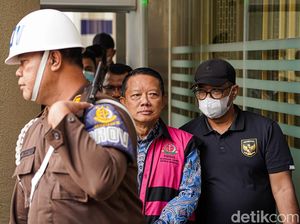 Video Diperiksa 7 Jam, Febrie Adriansyah Dicecar 22 Pertanyaan soal Kasus Asabri