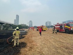 Lapangan Bola di Gatsu Pancoran Terbakar gara-gara Puntung Rokok