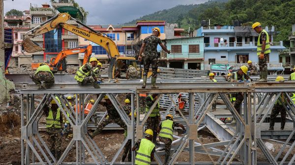 Dari Lumpur hingga Jembatan Darurat, Potret Nepal Bangkit Usai Banjir Bandang