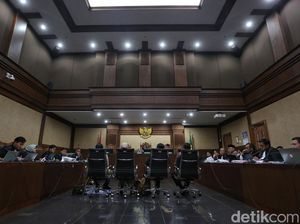 Video: Sidang Korupsi Kuota Haji, Hakim Cecar Saksi Soal Sosok Khomsin