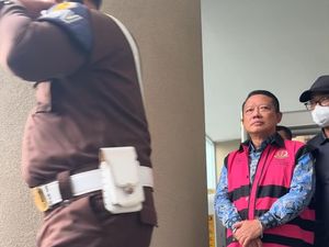 Febrie Adriansyah Dicecar 22 Pertanyaan Terkait Dugaan Korupsi dan TPPU