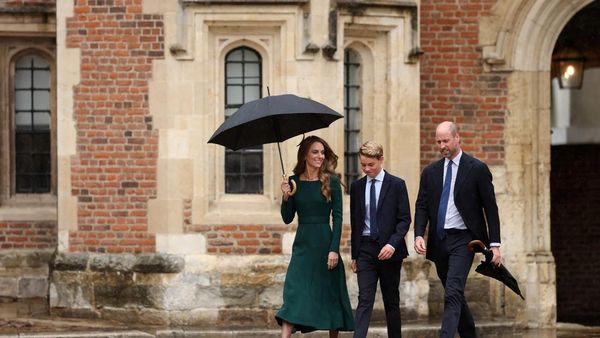 Potret Hari Pertama Pangeran George di Eton, Diantar William-Kate Middleton