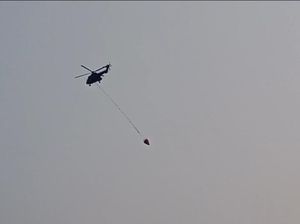 Heli Water Bombing Diterjunkan Padamkan TPA Galuga Bogor Pagi Ini