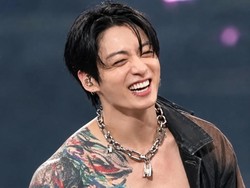 Viral Jungkook BTS Bikin Geger Pamer Sixpack di Konser Los Angeles