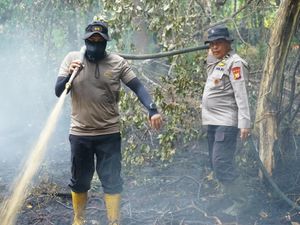 Tak Pulang Sebelum Padam, Cerita AKBP Gede Prasetia Padamkan Karhutla di Meranti