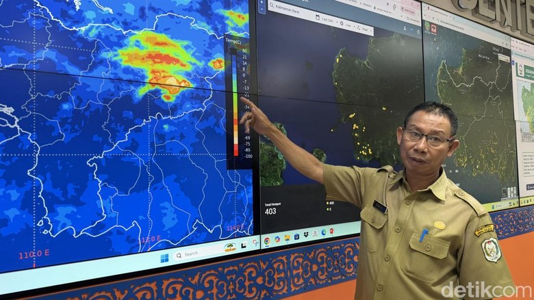 Visibility Rendah, Operasi Water Bombing di Kalbar Terkendala hingga Batal