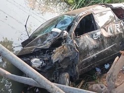 Mobil Dokter di Palembang Nyemplung ke Sungai, Diduga Gelap-Kabut Asap