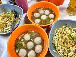 8 Kuliner Enak Legendaris di Sukabumi, Ada Jajanan Kuno Zaman Belanda!