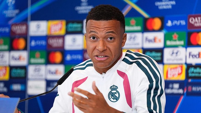 VALDEBEBAS, SPAIN - SEPTEMBER 07: Kylian Mbappe attends his press conference during the training day of Real Madrid ahead of the UEFA Champions League 2026/27 match against FC Internazionale Milano at Ciudad Deportiva Real Madrid on September 07, 202