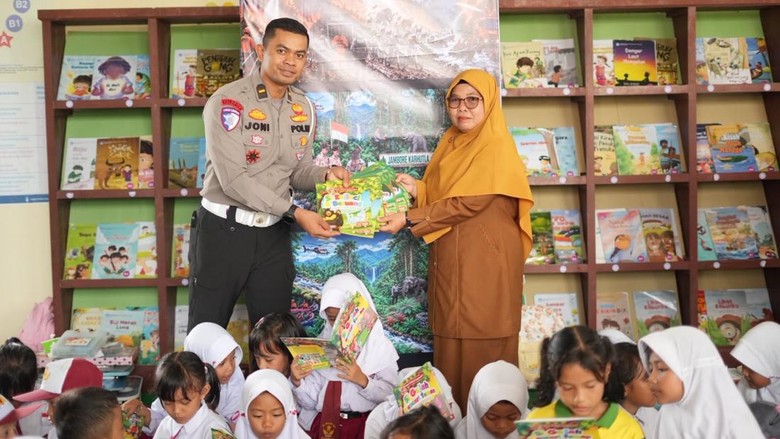 Police Goes to School di Rohul Kampanye Green Policing dan Karhutla