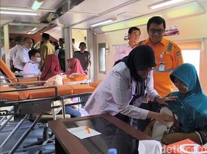 Rail Clinic Hadir di Gresik, 250 Warga Cek Kesehatan hingga USG Gratis