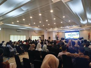 Seminar Hukum di USU, Wakil Ketua Komisi 13 Minta Mahasiswa Bijak Bermedia Sosial