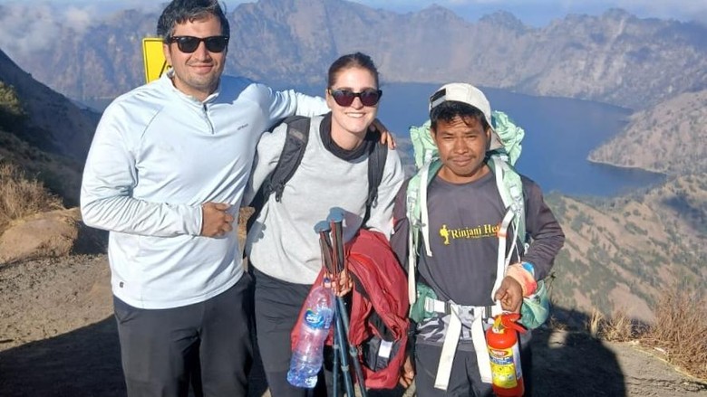 Antisipasi Karhutla, Pemandu Gunung Rinjani Bawa Apar Saat Mendaki