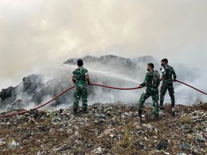 Sudah 16 Jam Kebakaran TPA Galuga Bogor Belum Padam
