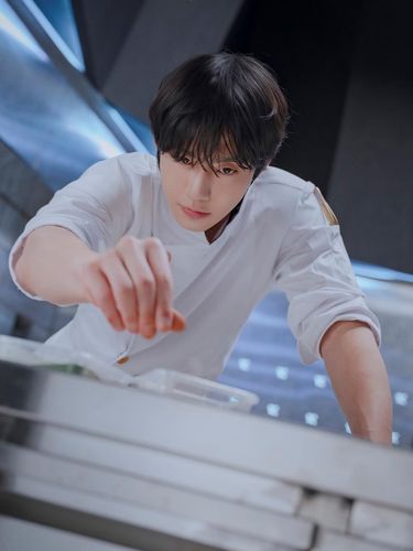 Ahn Hyo Seop bertransformasi sebagai chef di drama Korea Final Table