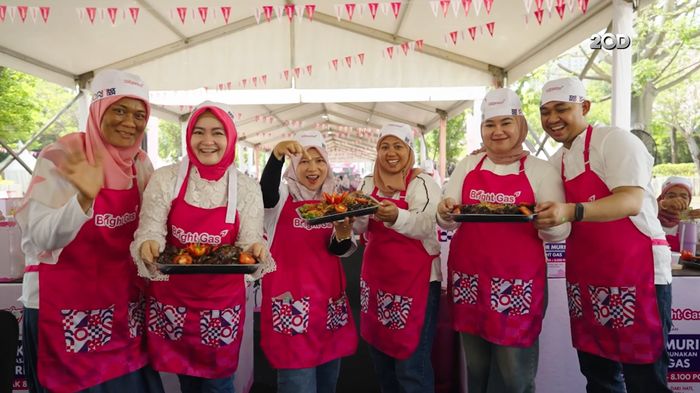 Pertamina Patra Niaga Pecahkan Rekor MURI Lewat 8.100 Porsi Ayam Kecap Nusantara