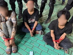 Brimob Polda Metro Tangkap Tiga Perampas HP Sopir Truk di Jakbar