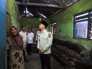 Bupati Trenggalek Turun ke Rumah Warga Pastikan Kesesuaian Data Pemerintah