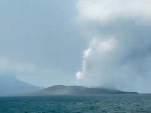 Anak Krakatau Masih Siaga, Warga Dilarang Mendekat dalam Radius 3 Km