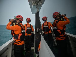 Hari Kedua, Tim SAR Perluas Pencarian Jurnalis dan Awak Kapal di Selat Sunda