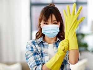 Erupsi Anak Krakatau Mereda, Dokter Bagikan Tips Bersih-bersih Agar Aman Buat Mata