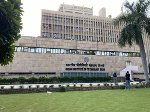 Melihat Gedung Estetik Kampus Terbaik di India, IIT New Delhi