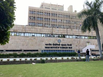 Melihat Gedung Estetik Kampus Terbaik di India, IIT New Delhi