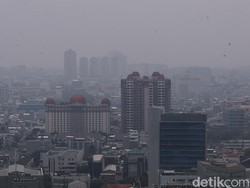 Asap Karhutla Mulai Masuk Jakarta, Begini Cara Aman Stay di Rumah